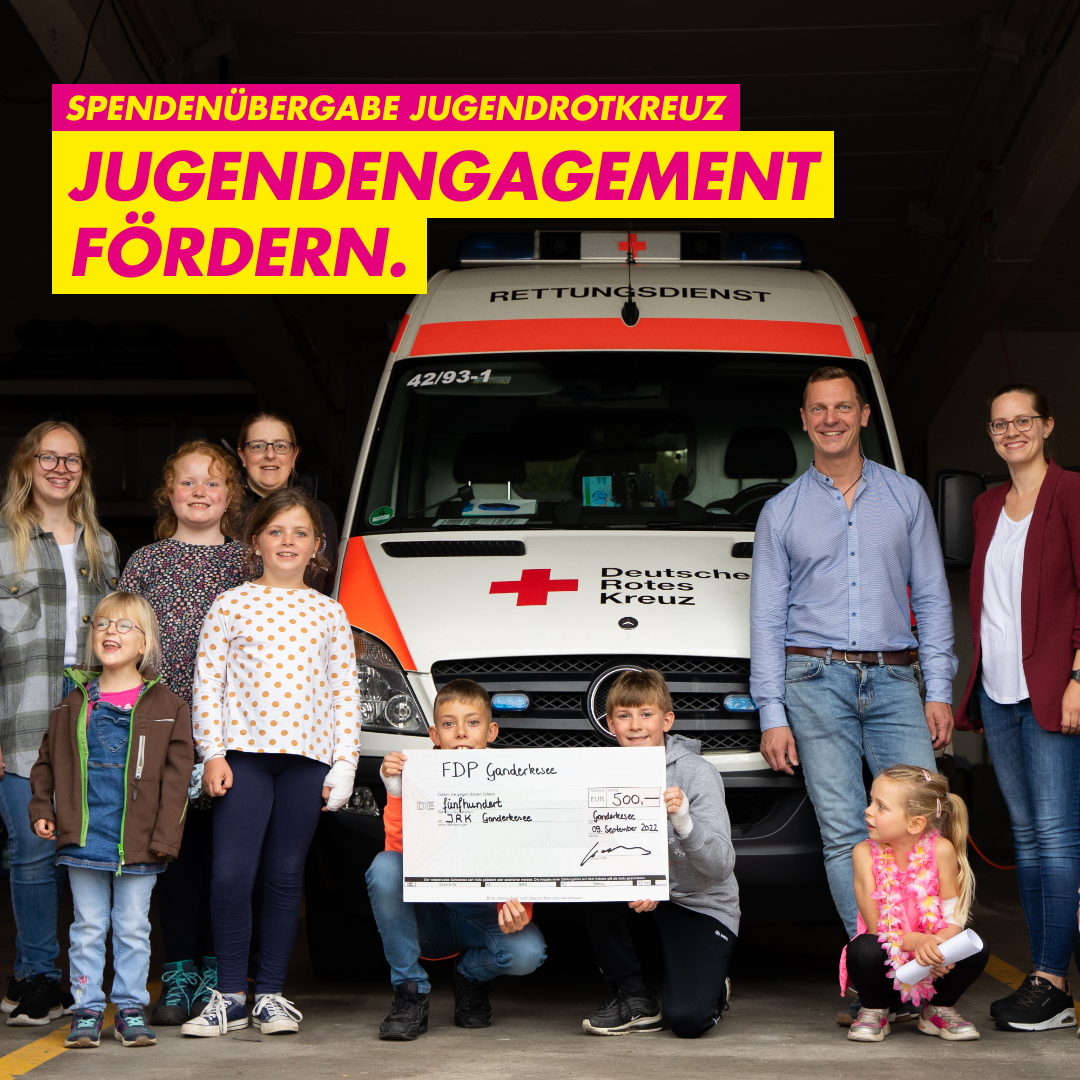 Spendenübergabe bei der Jugendrotkreuz Oldenburg-Land.